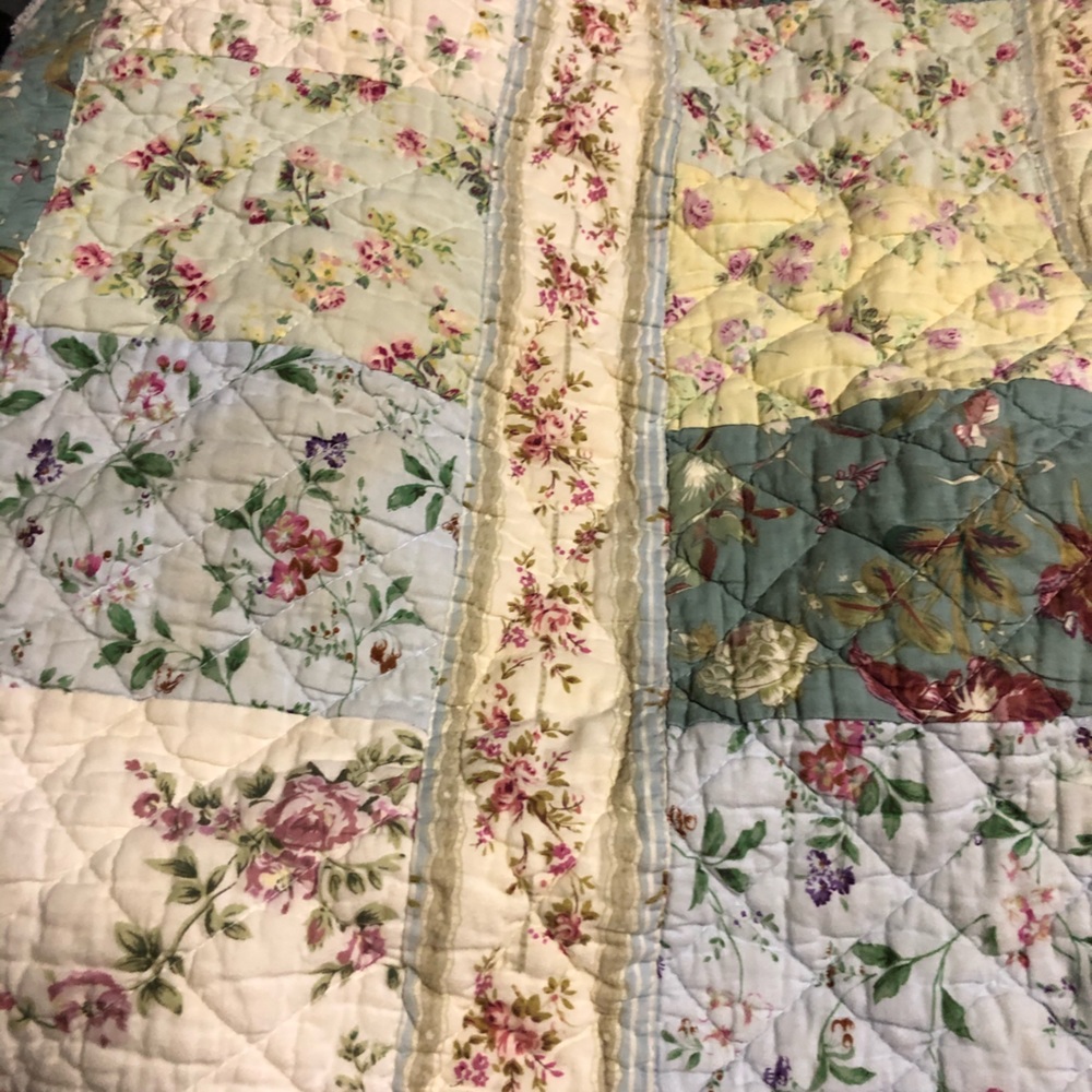 Quilted queen-size spread